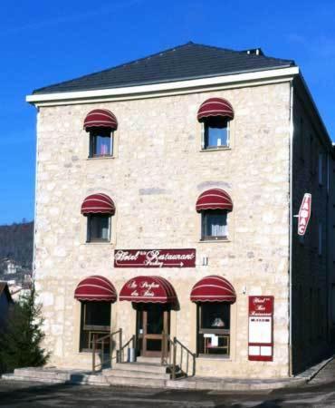 Hôtel Au Parfum Des Bois à Saint-Cirgues-en-Montagne Extérieur photo