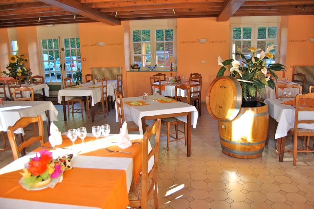 Hôtel Au Parfum Des Bois à Saint-Cirgues-en-Montagne Extérieur photo