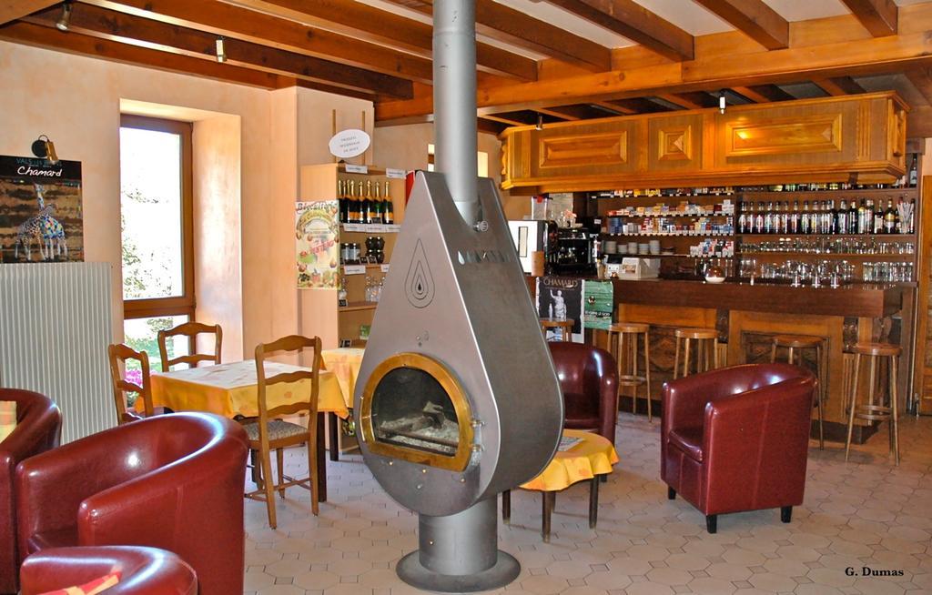 Hôtel Au Parfum Des Bois à Saint-Cirgues-en-Montagne Extérieur photo